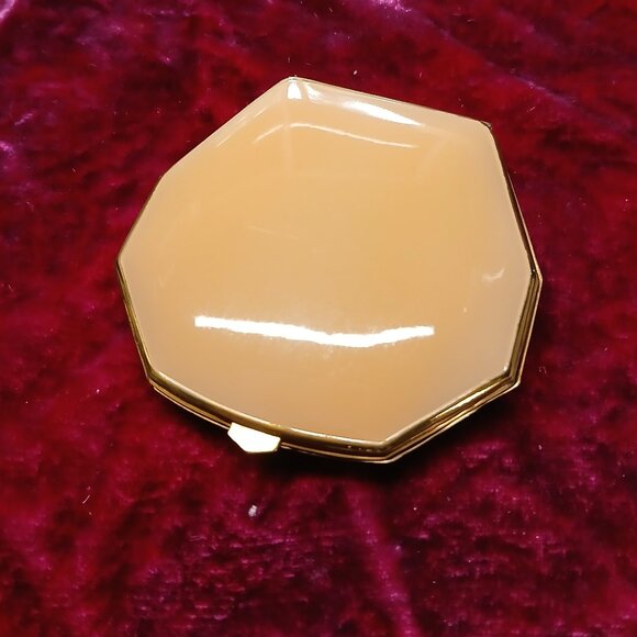 Clarice Jane Compact - Picture 8 of 8